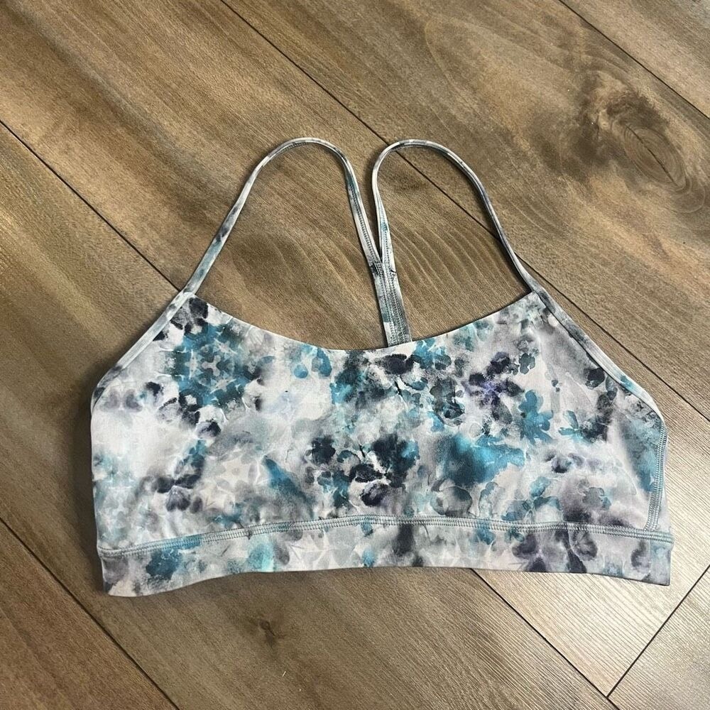 Lululemon Flow Y Bra Nulu Blue Grey Floral Watercolor Strappy Sports Bra Size 12